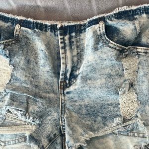 NWT Forever 21 Almost Famous Denim Shorts Size 7